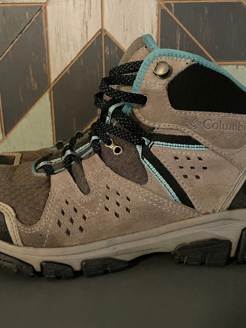 Columbia Isoterra Mid OutDry Waterproof Hiking Boots Gray Teal Women’s 6